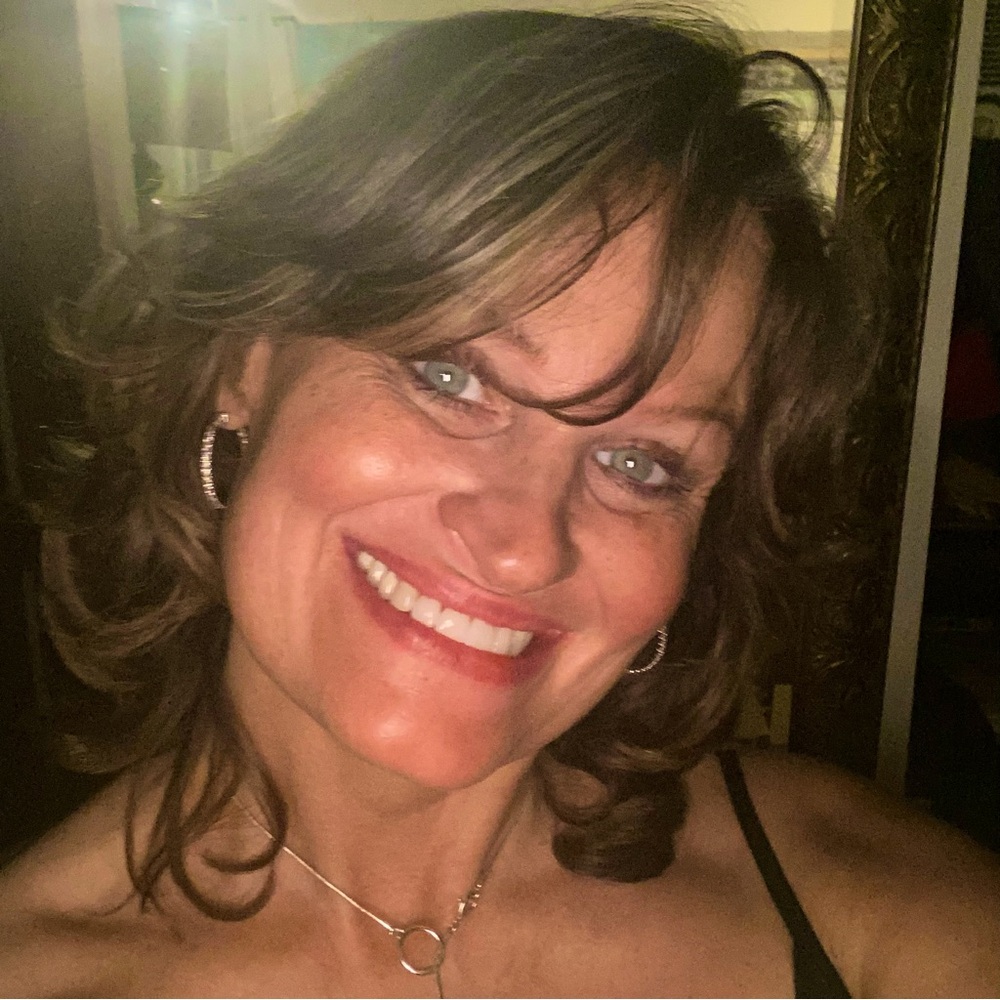 Meet your Posher, Angela